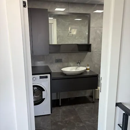 The Moon * 达拉曼